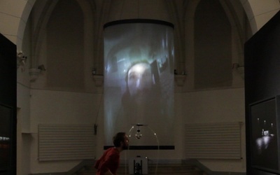 man&egrave;ge aux visages. Viry-Chatillon